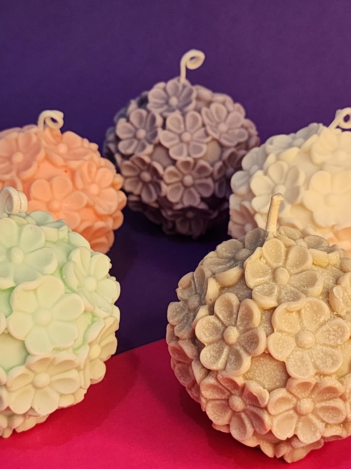 Handcrafted Elegant Eco-Friendly Round Flower Décor Candles